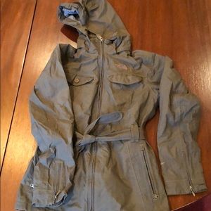 The North Face women’s belter Hyvent